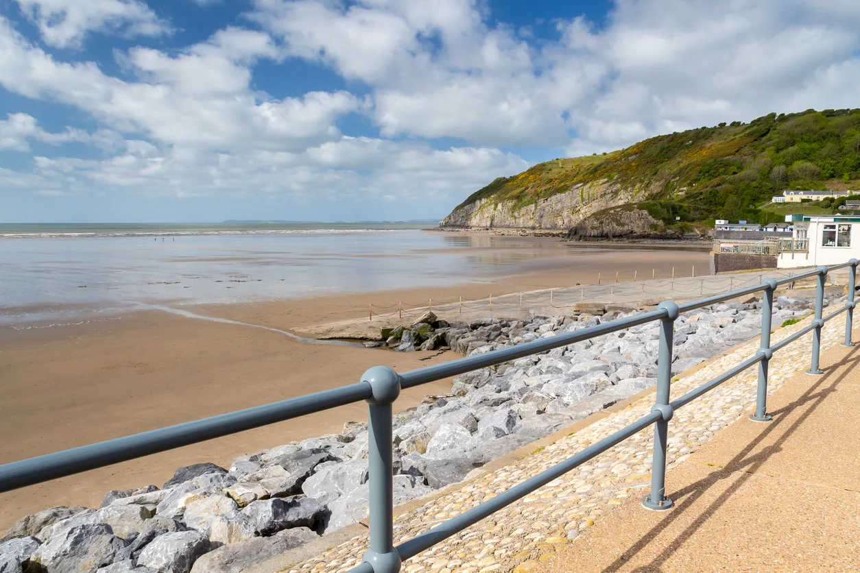 Search for Carmarthen cottages by the sea