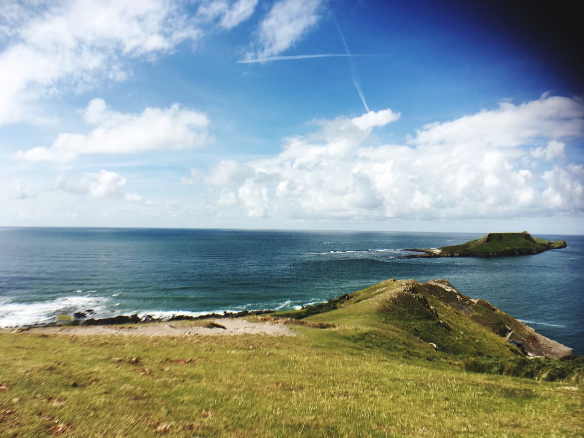 Search for Llanelli cottages by the sea