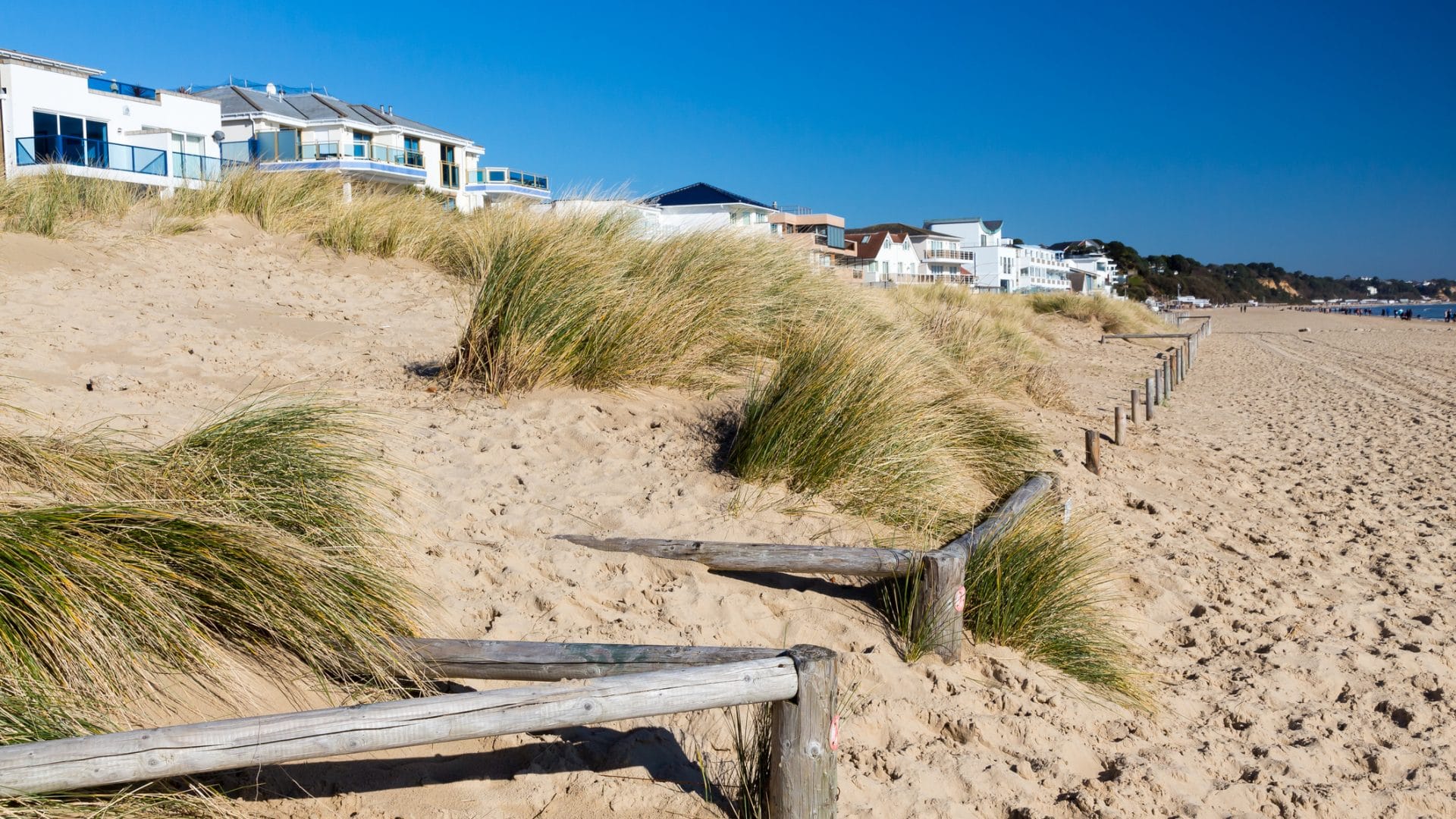 Search for Poole cottages by the sea