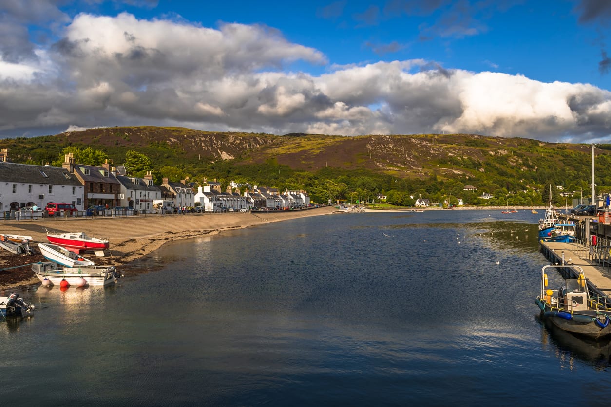 Search for Ullapool cottages by the sea