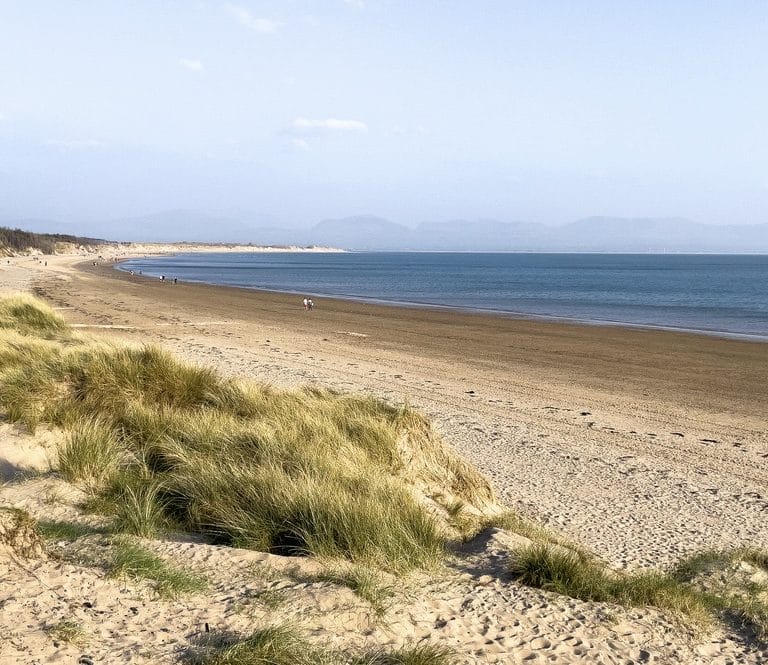 Find Wales cottages by the sea