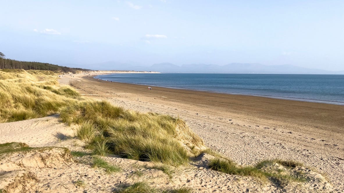 Find Wales cottages by the sea