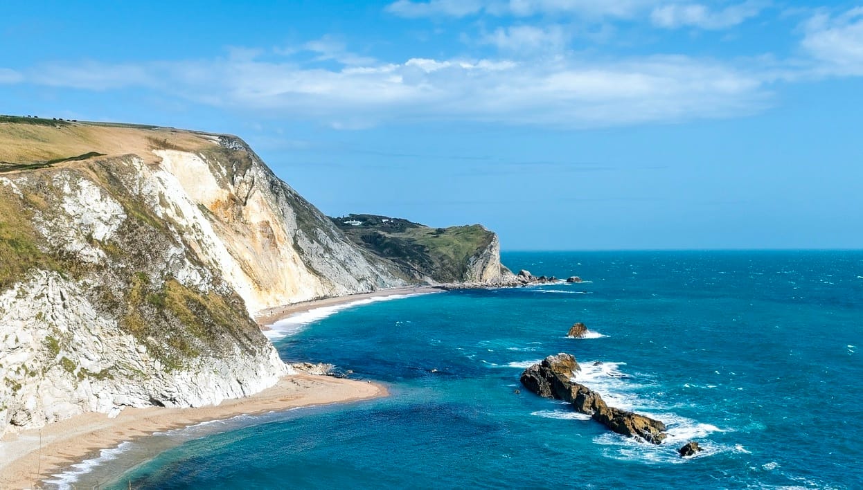 Find Dorset holiday cottages by the sea