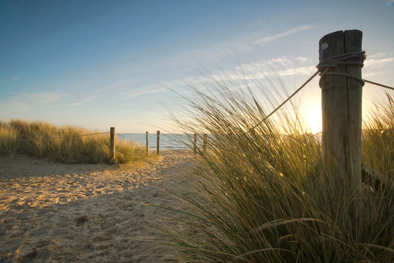 Search for Studland cottages by the sea