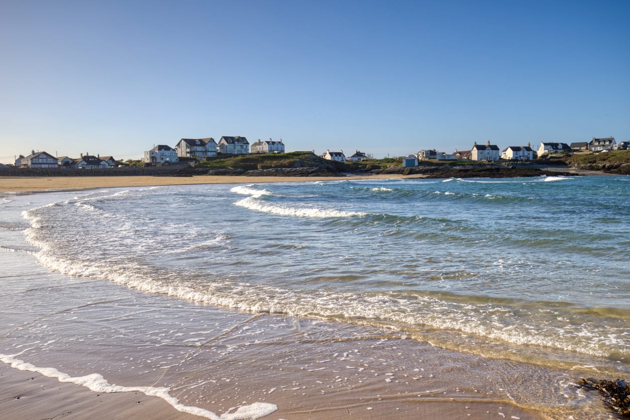 Search for Trearddur Bay cottages by the sea