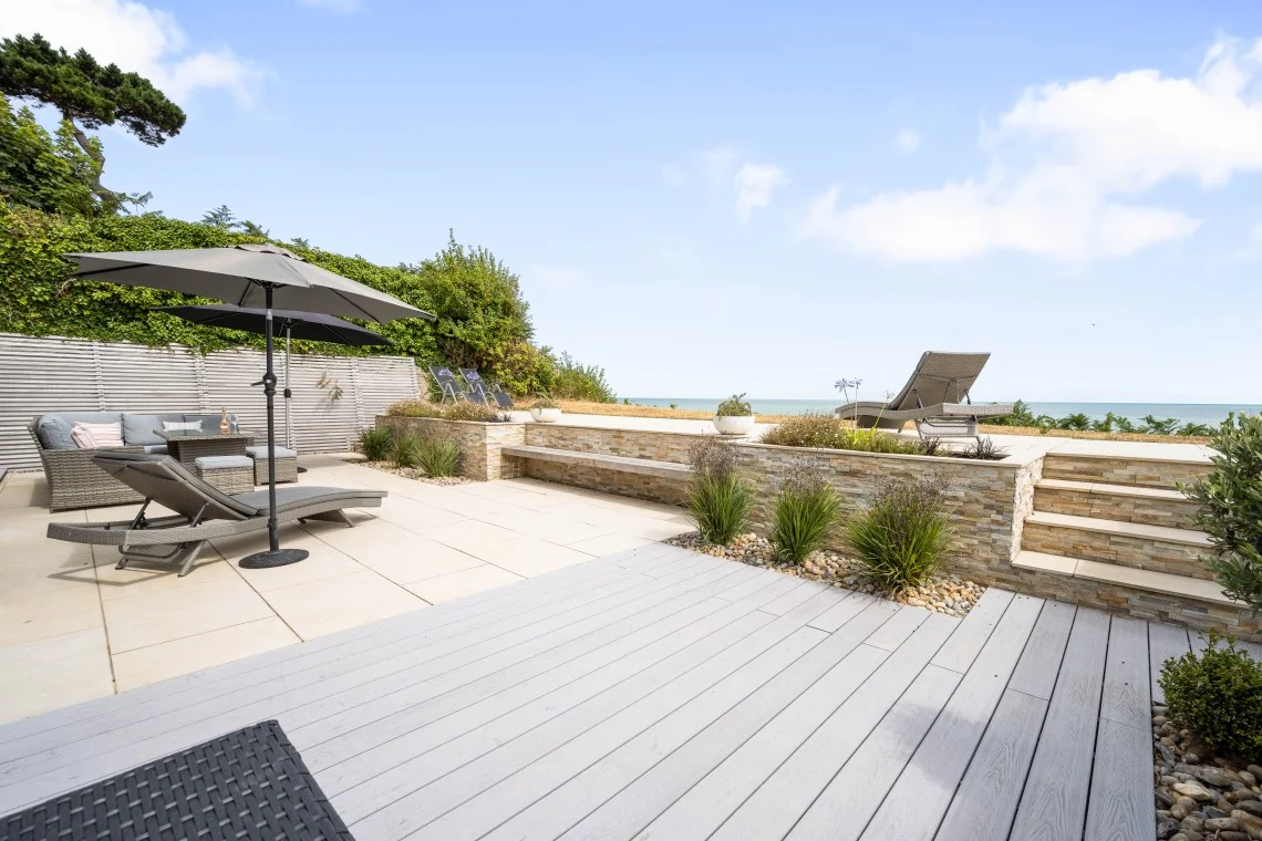 Beachfront cottage with sea views