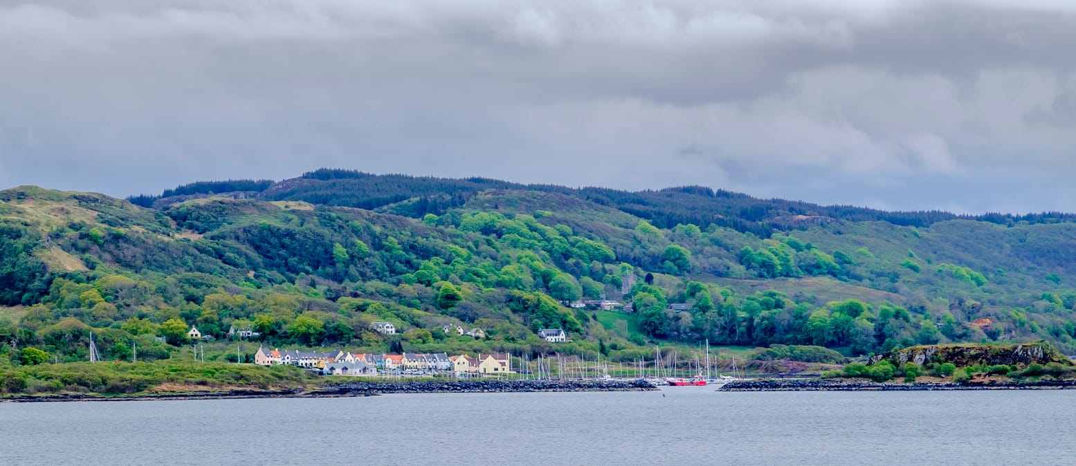 Search for Argyll and Bute cottages by the sea