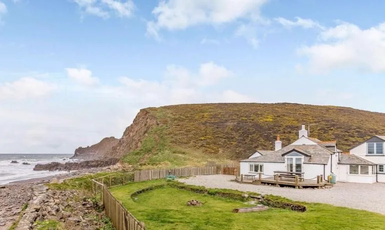 Cottage with direct beach access in Bude, Cornwall