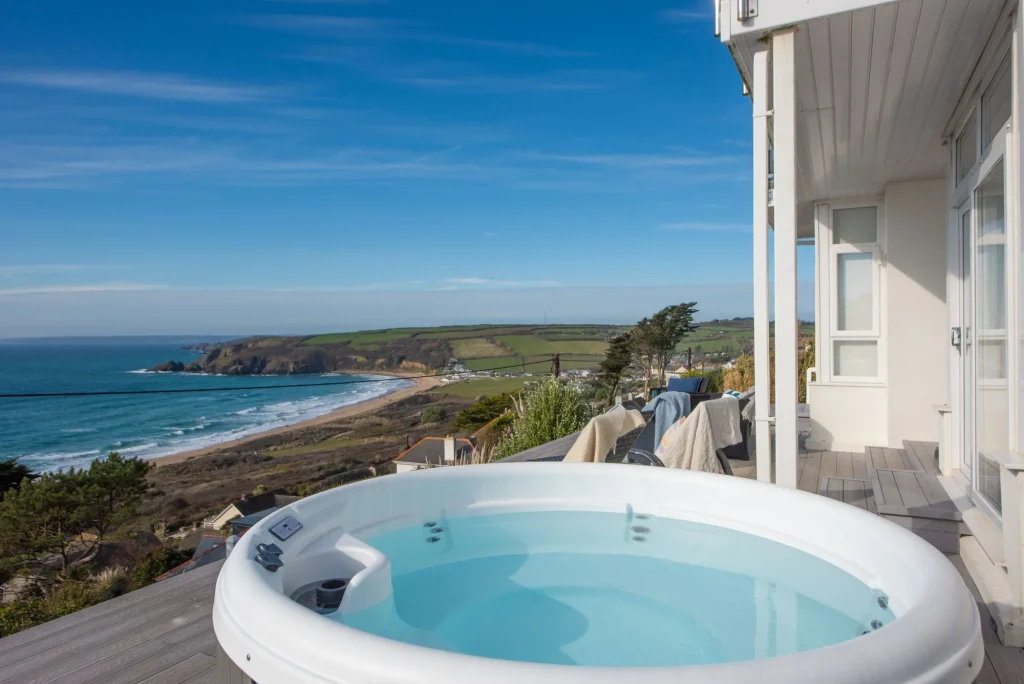 Praa Sands hot tub cottage in Cornwall