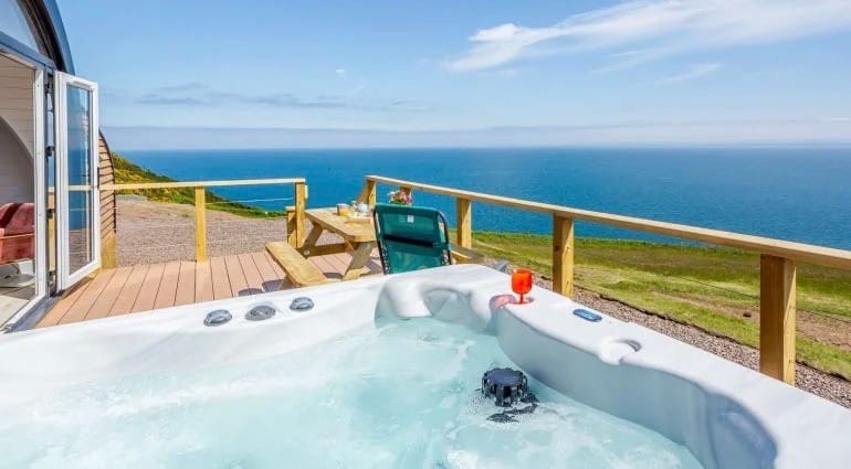 Scotland hot tub cottage with sea views