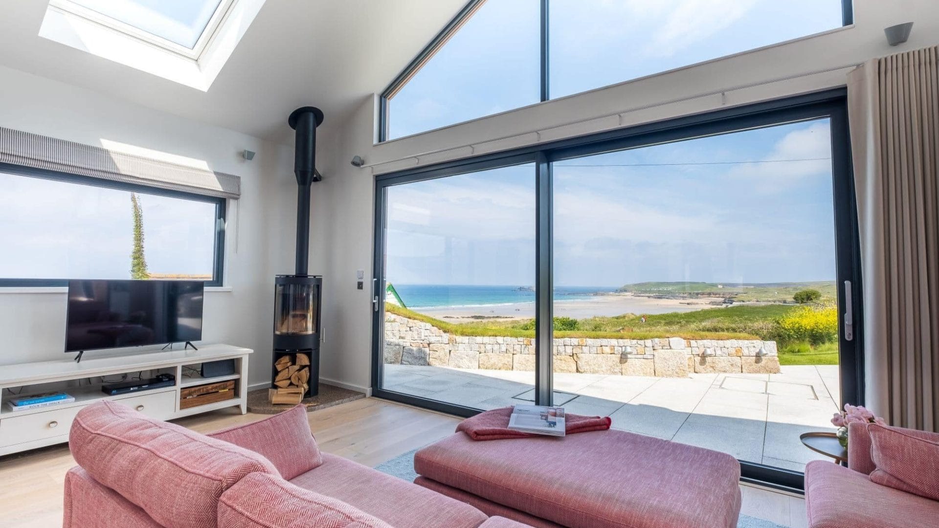 Search thousands of cottages by the sea