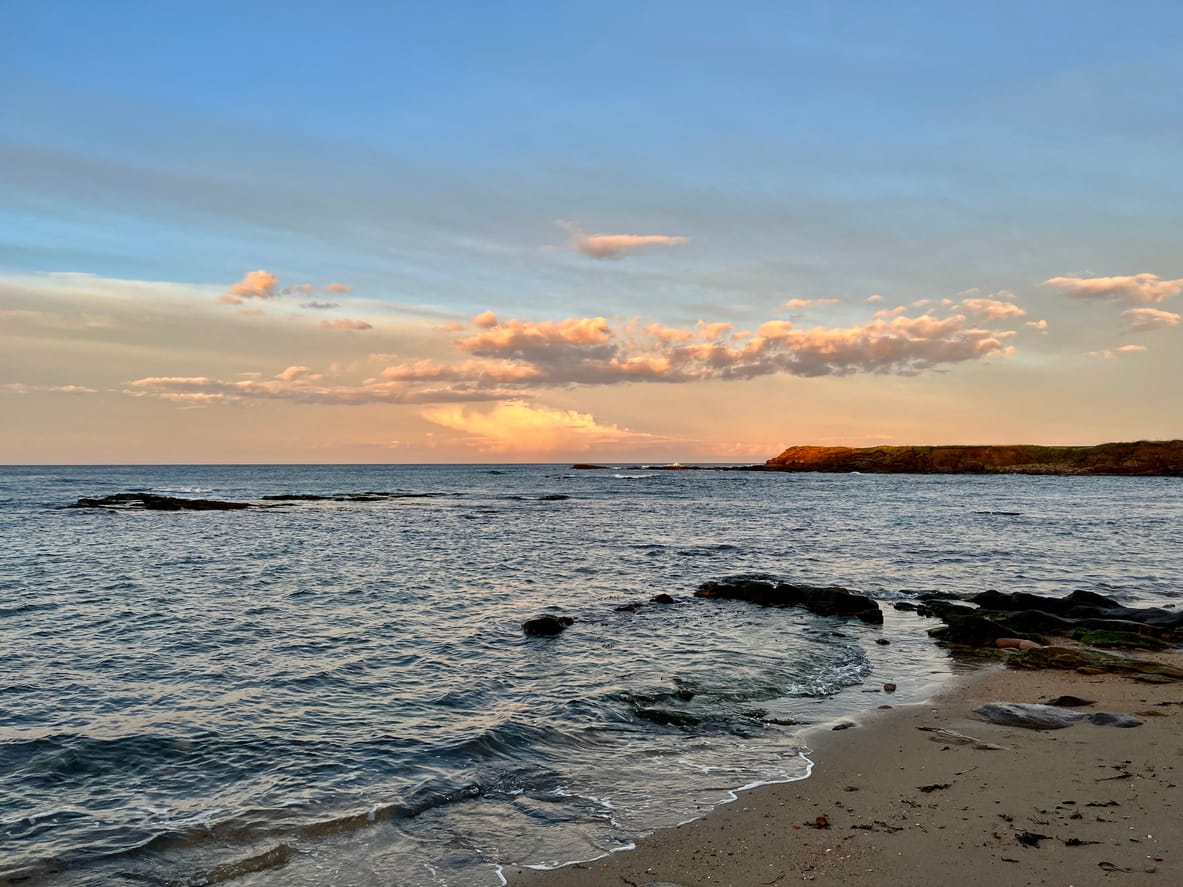 Search Beadnell cottages by the sea