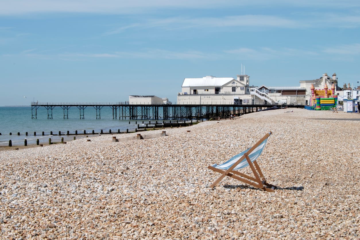 Search for Bognor Regis cottages by the sea