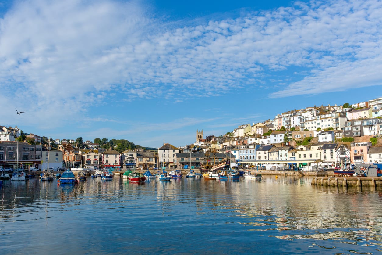Search for Brixham cottages by the sea