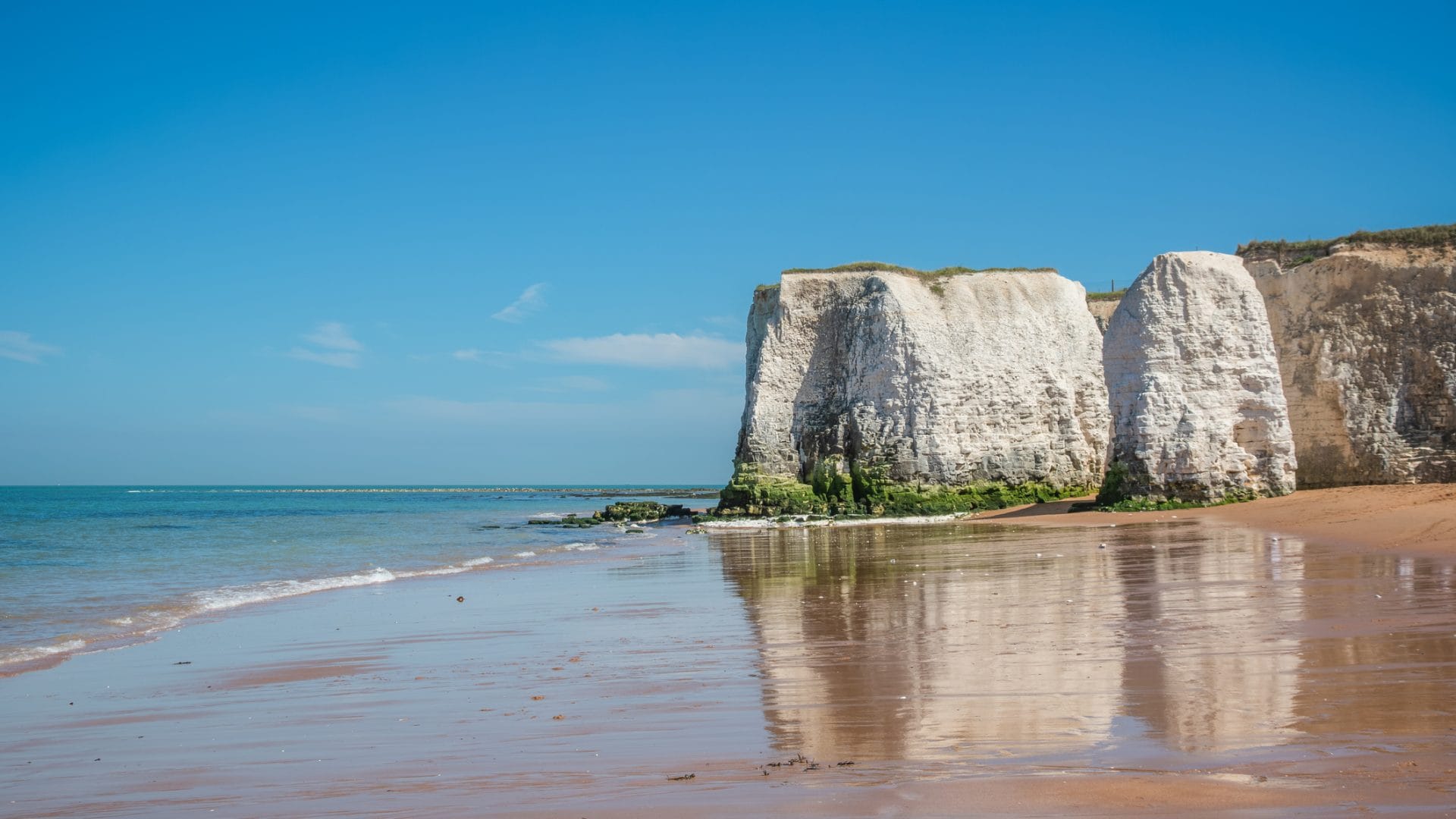 Find Broadstairs cottages by the sea