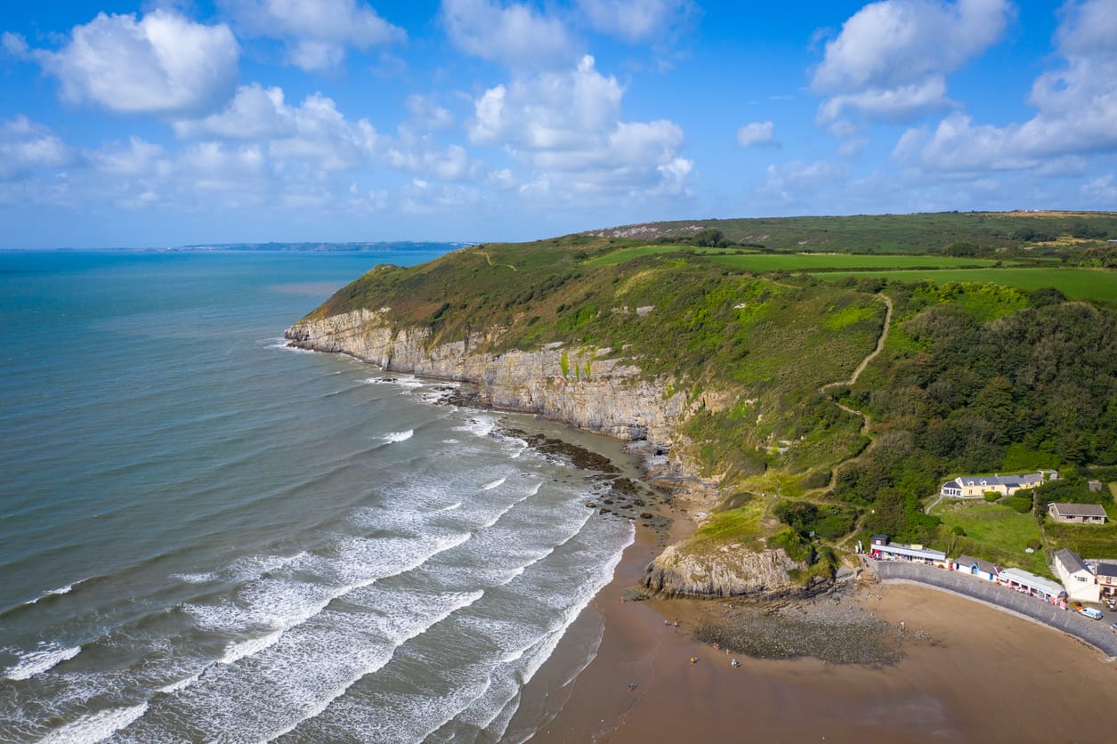 Find Carmarthenshire cottages by the sea