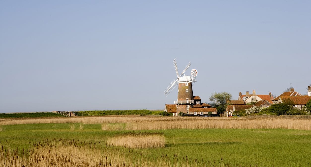 Find Cley-next-the-Sea cottages by the sea