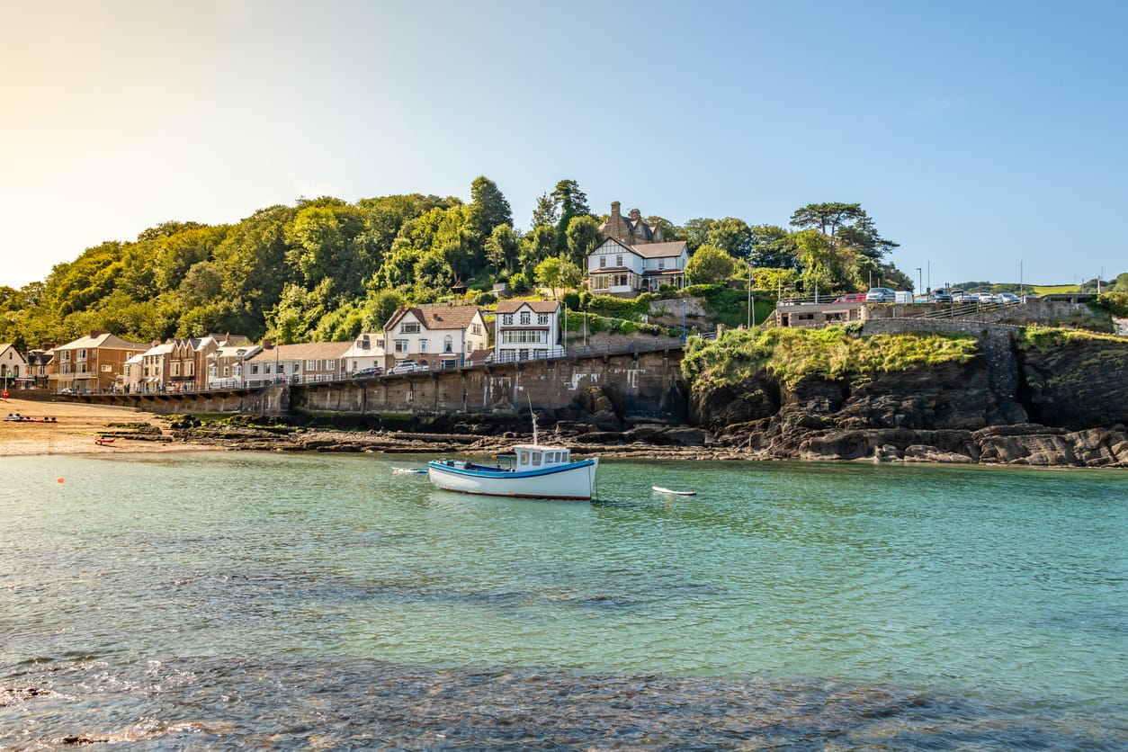 Search for Combe Martin cottages by the sea