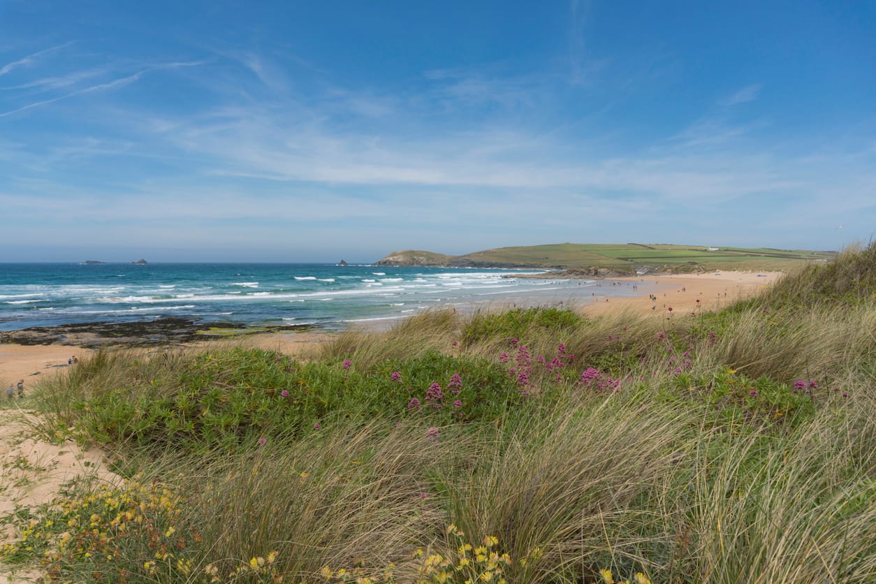 Find Constantine Bay cottages by the sea
