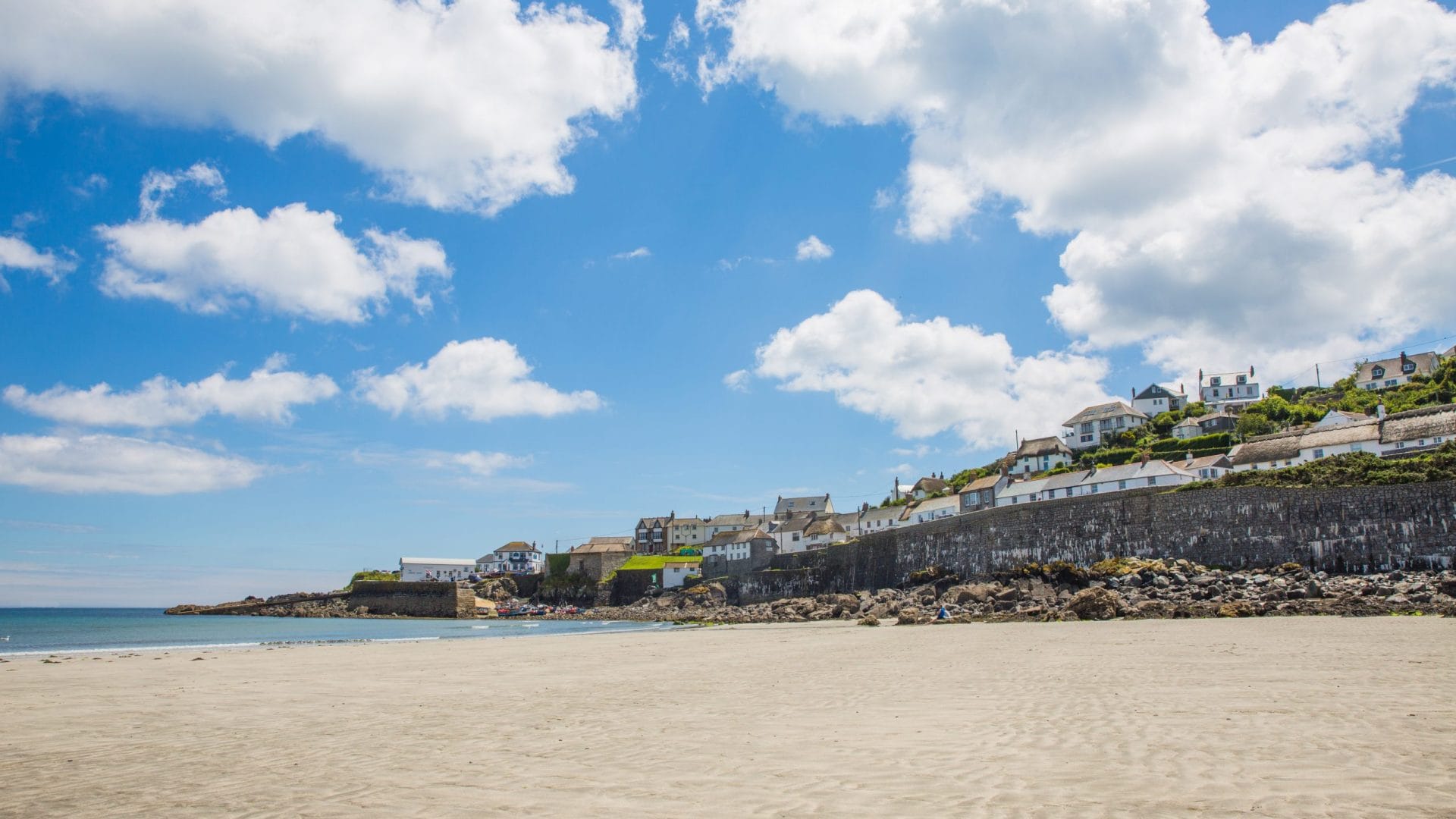 Search for Coverack cottages by the sea