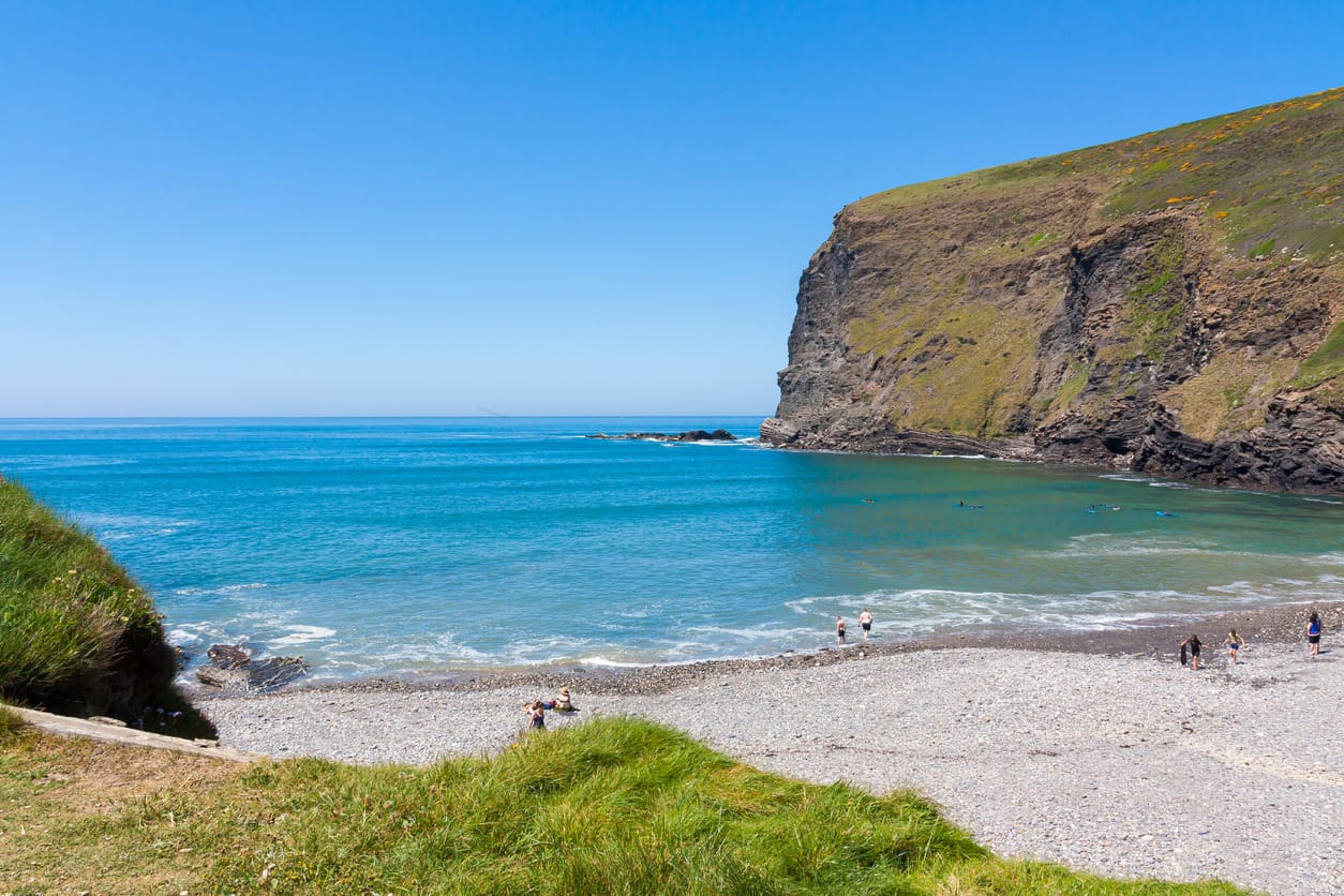 Search for Crackington Haven cottages by the sea