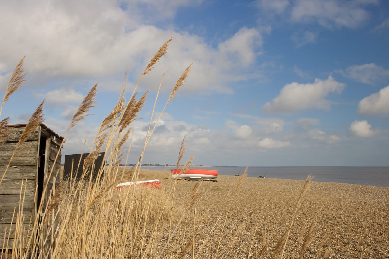 Find Dunwich cottages by the sea