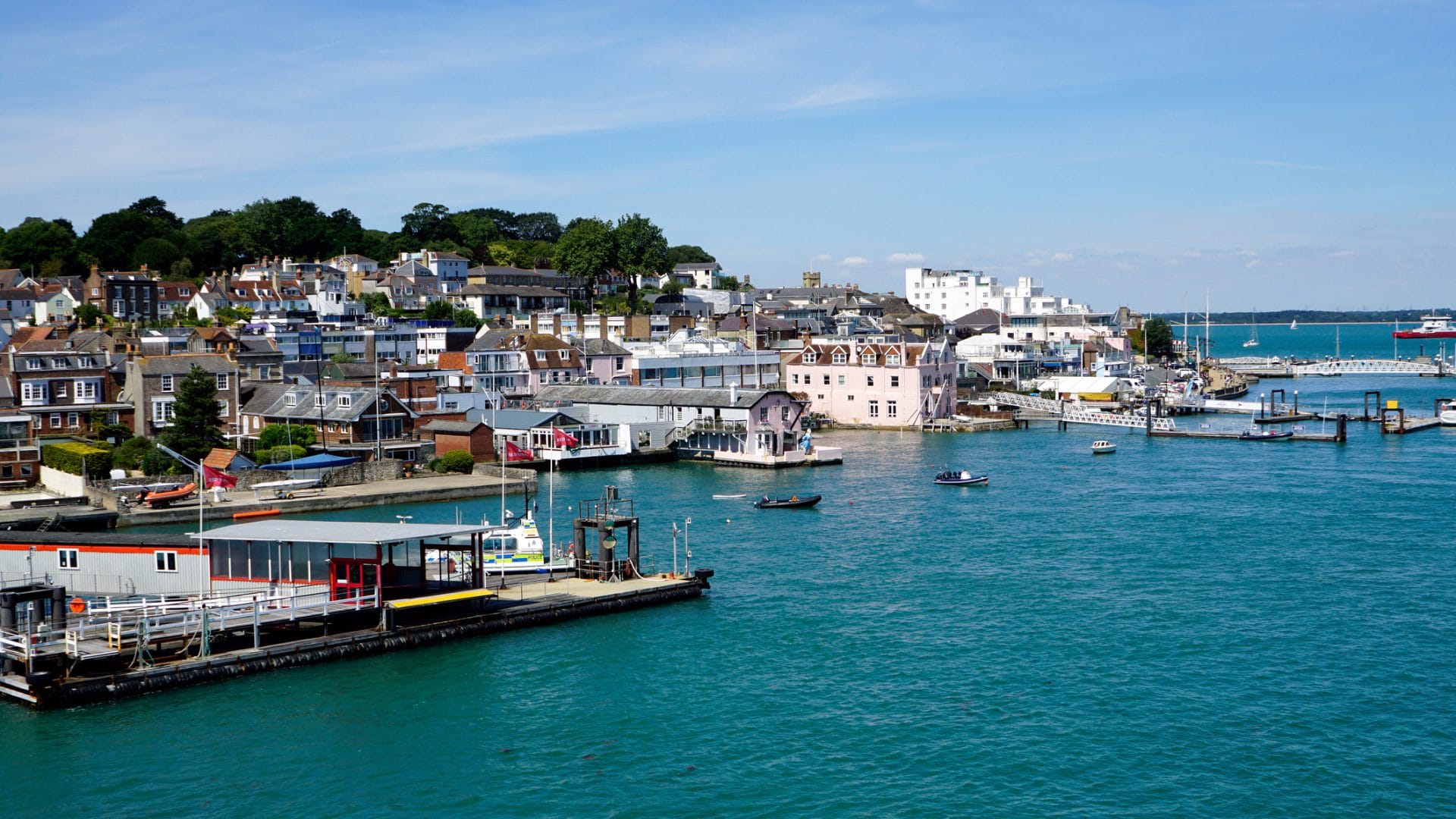 Find East Cowes cottages by the sea