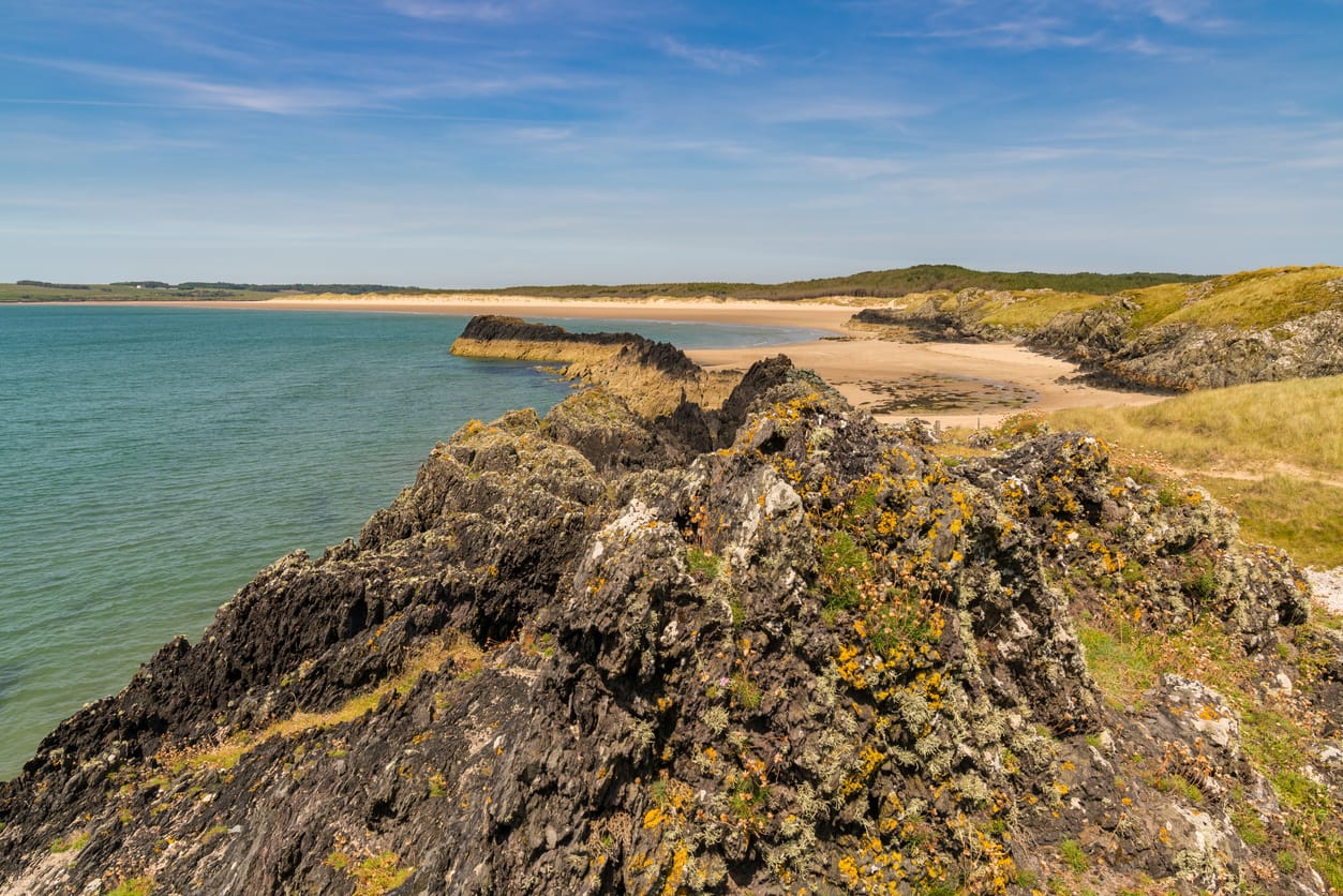 Find Gwynedd cottages by the sea