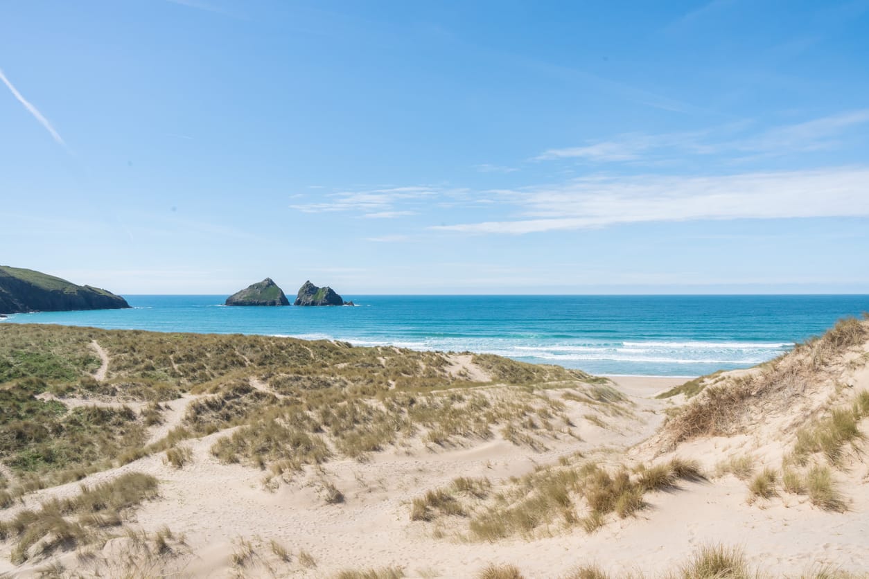Search for Holywell cottages by the sea