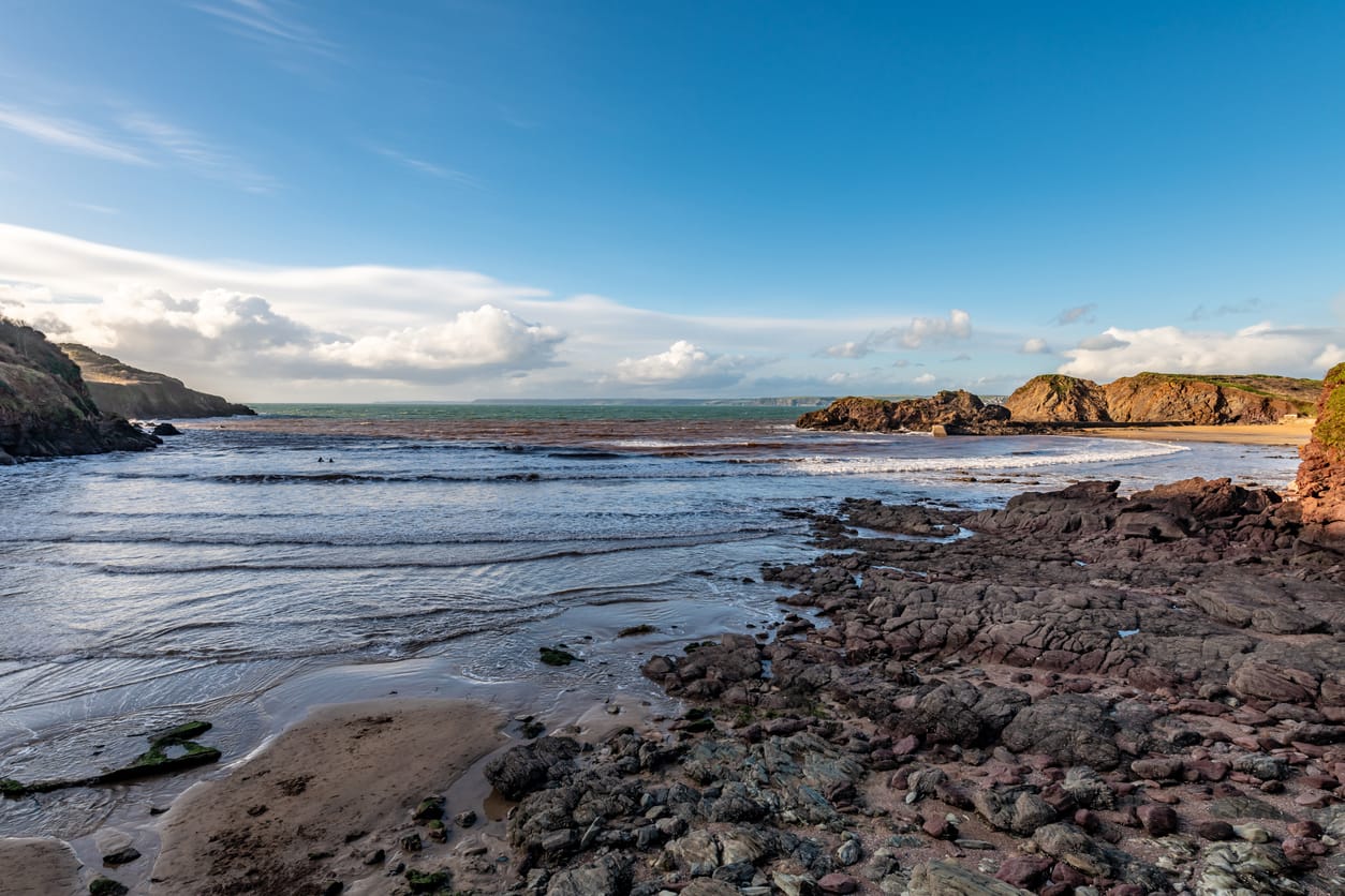 Find Hope Cove cottages by the sea