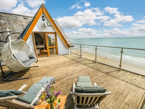 Huge range of seaside accommodation across the UK and Ireland