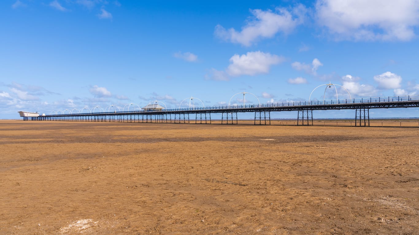 Search for Merseyside cottages by the sea