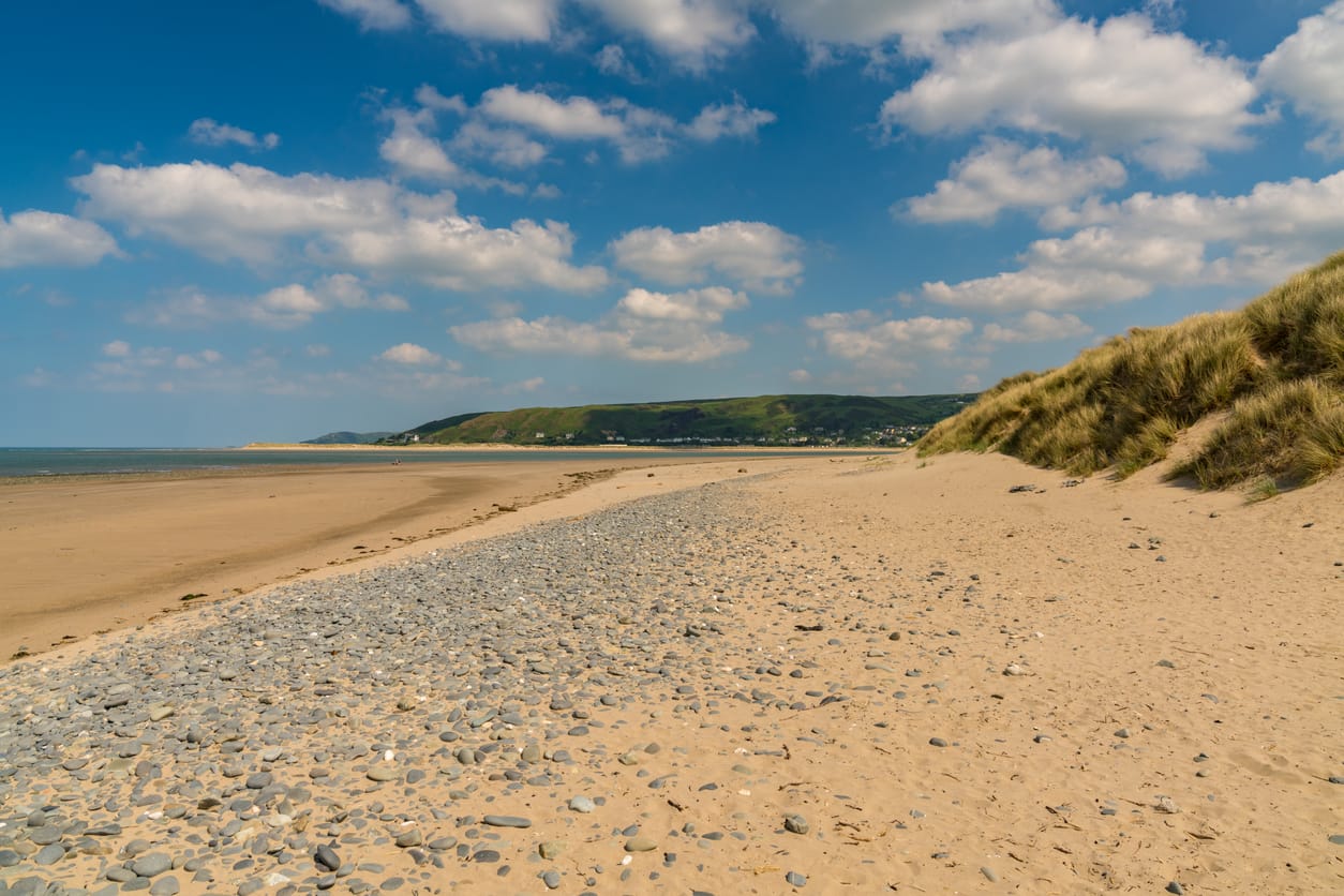 Find Mid Wales cottages by the sea