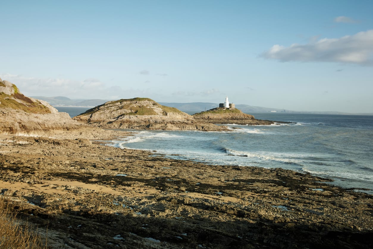 Find Mumbles cottages by the sea