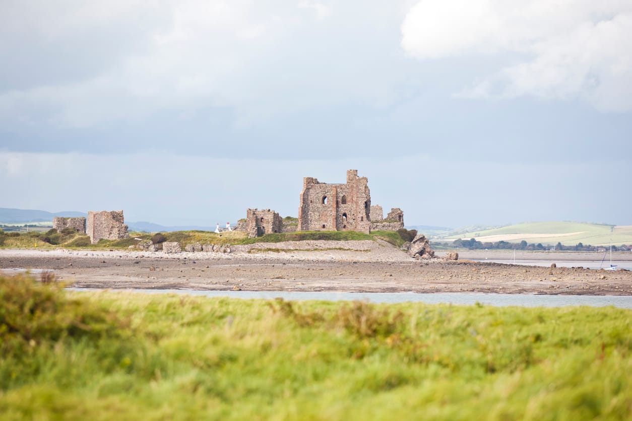 Find North West England cottages by the sea