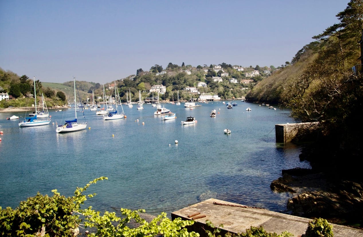 Search for Noss Mayo cottages by the sea