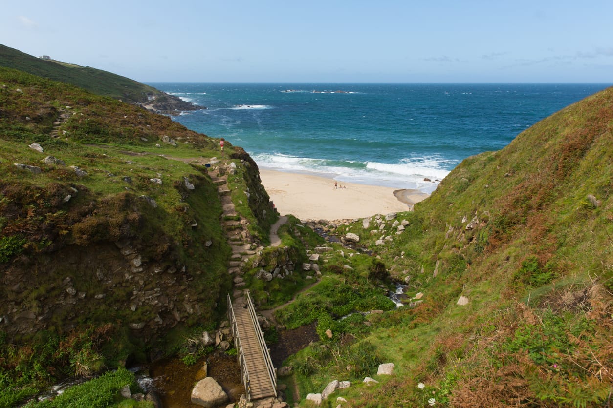 Search for Pendeen cottages by the sea
