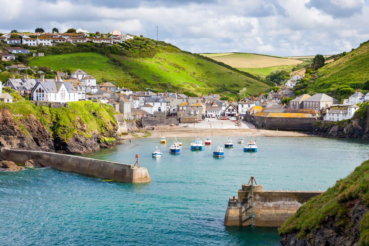 Search for Port Isaac cottages by the sea