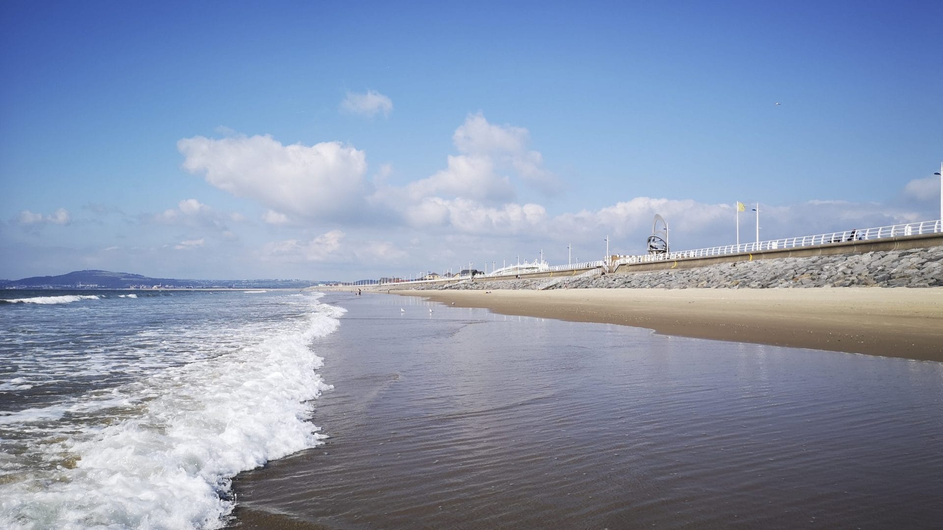 Find Neath Port Talbot cottages by the sea