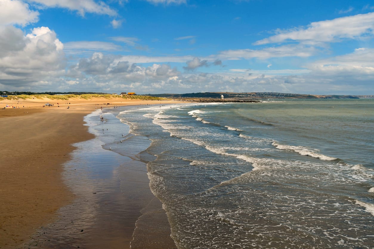 Find Porthcawl cottages by the sea