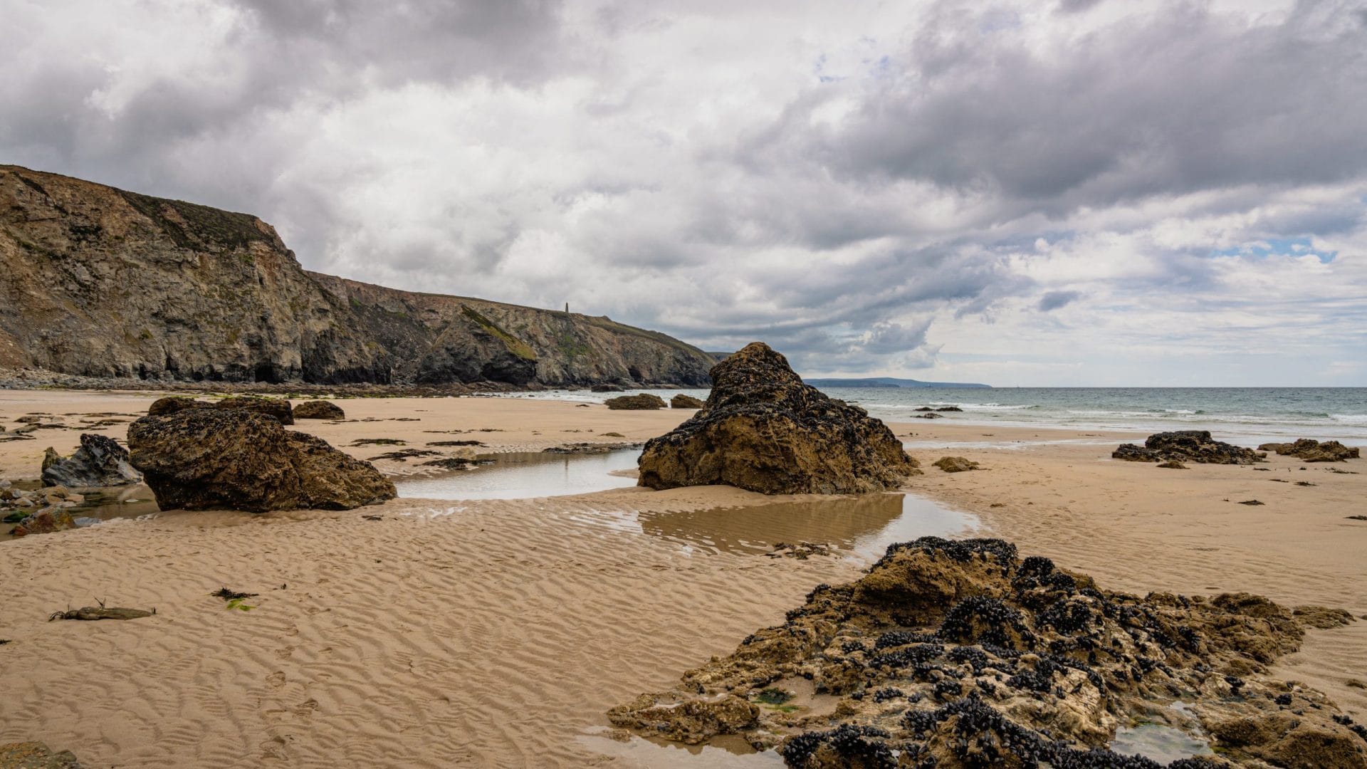 Search for Porthtowan cottages by the sea