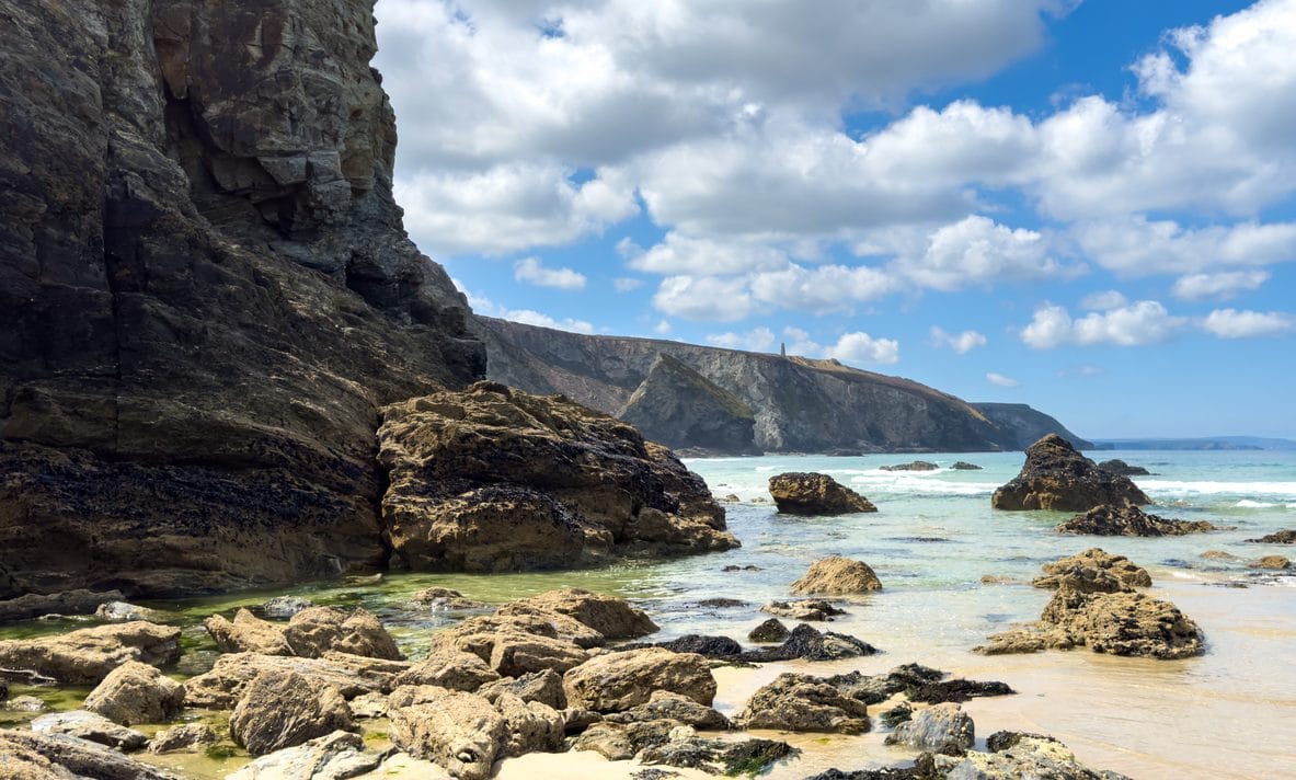 Search for St Agnes cottages by the sea
