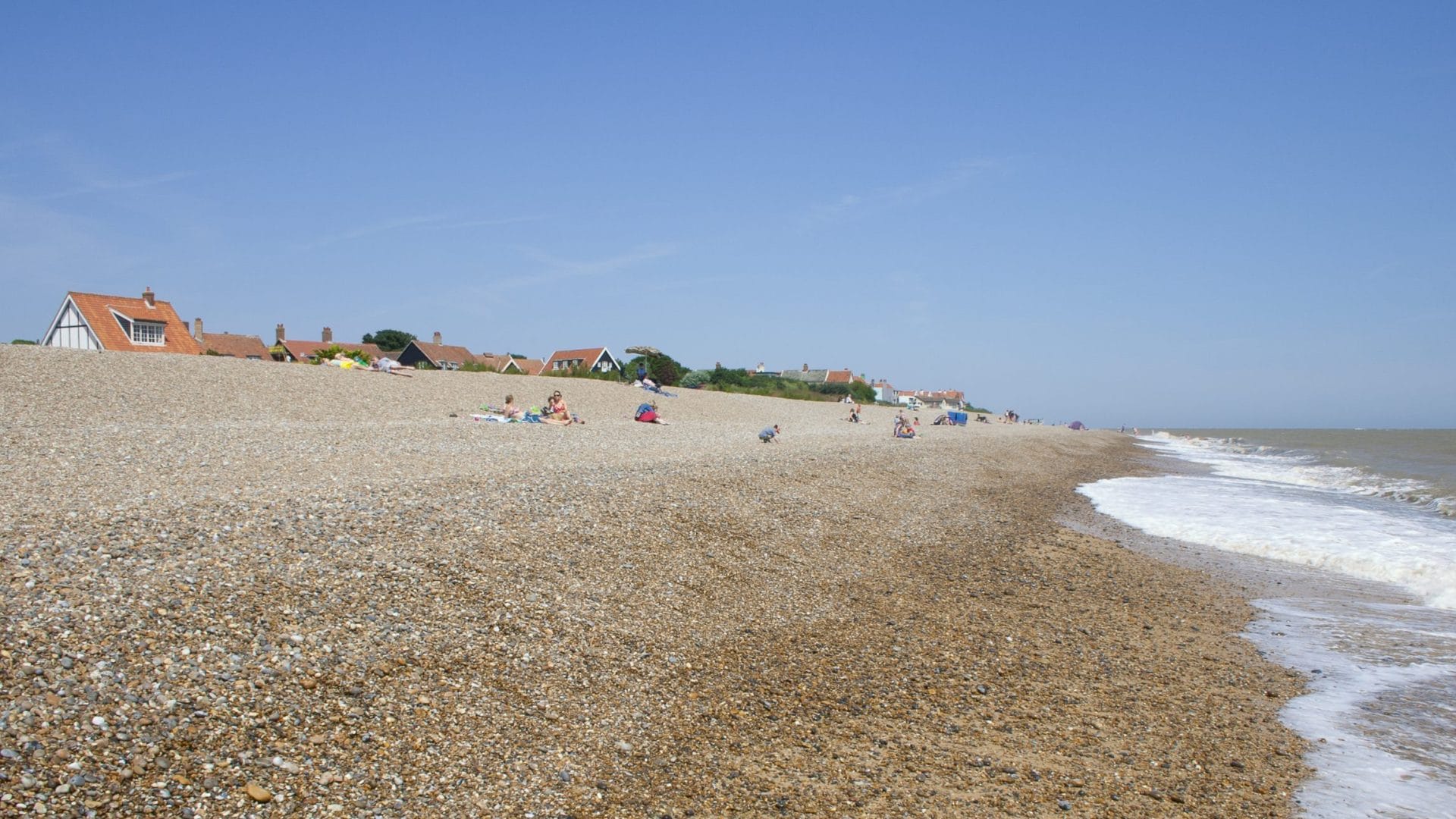 Find Thorpeness cottages by the sea