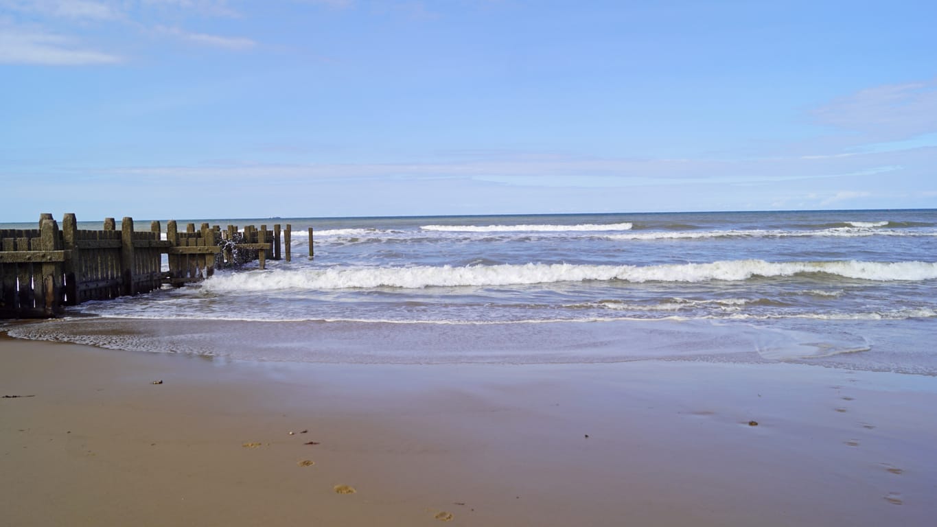 Search Walcott cottages by the sea