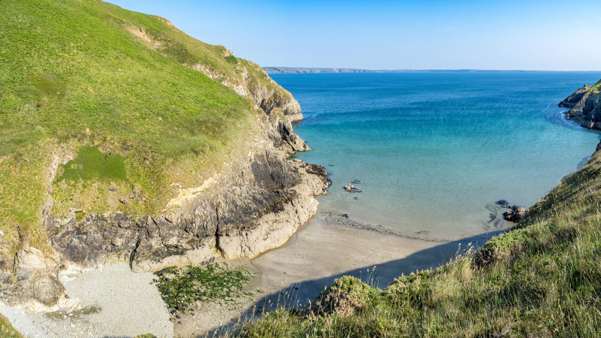 Find West Wales cottages by the sea