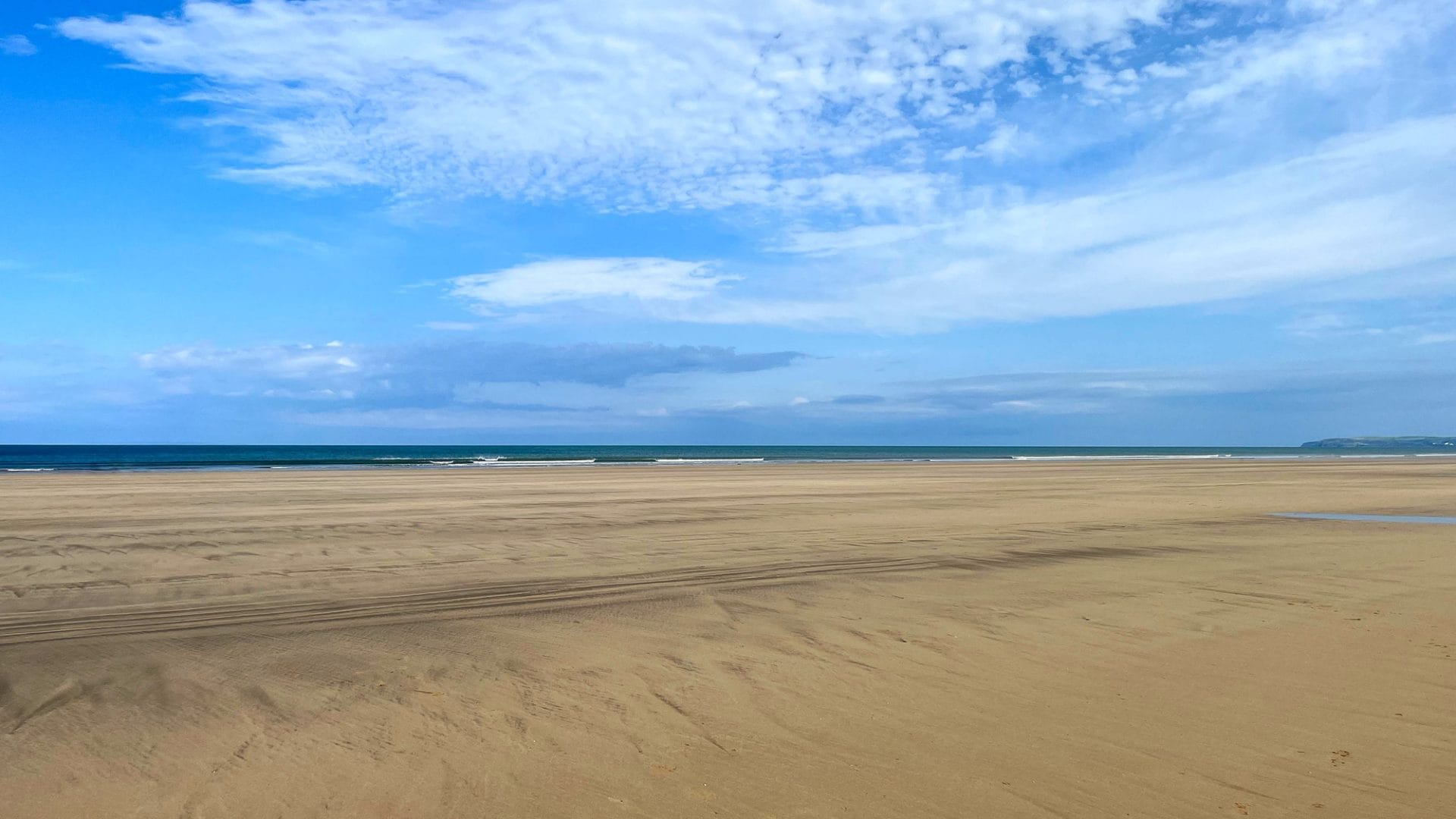 Find Westward Ho cottages by the sea