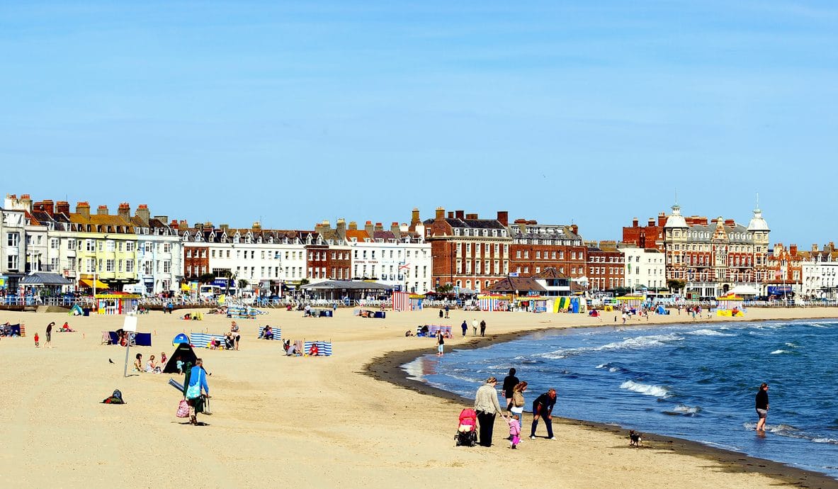 Search for Weymouth cottages by the sea