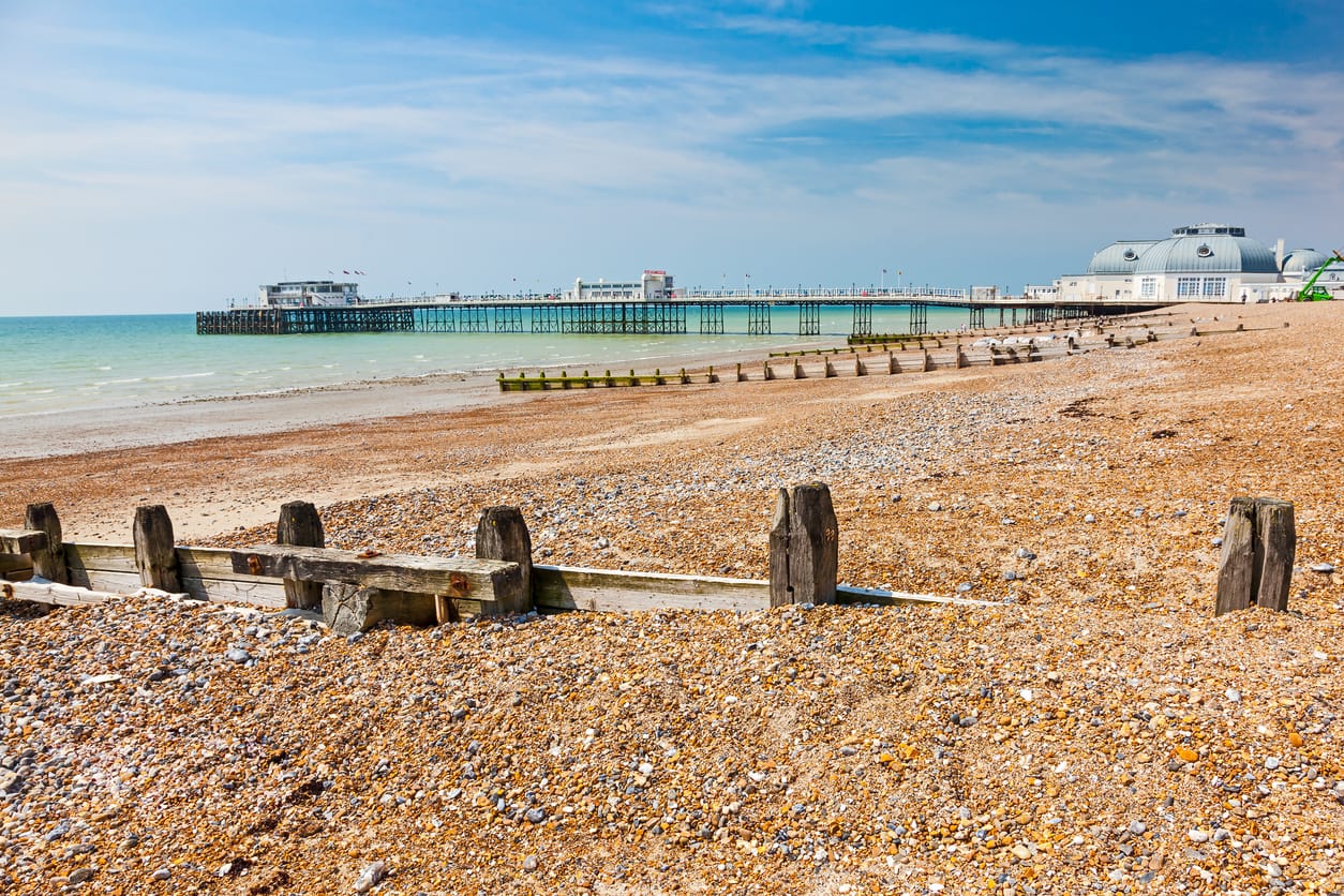 Search for Worthing cottages by the sea