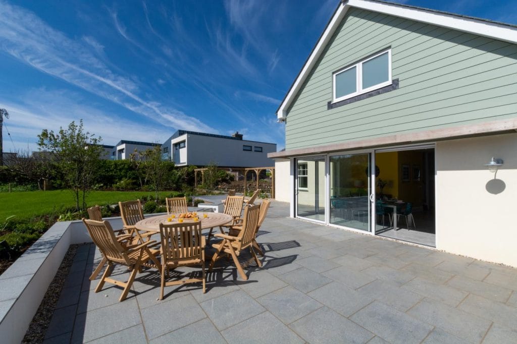 Newquay 4 bedroom holiday home for large groups with sea views.