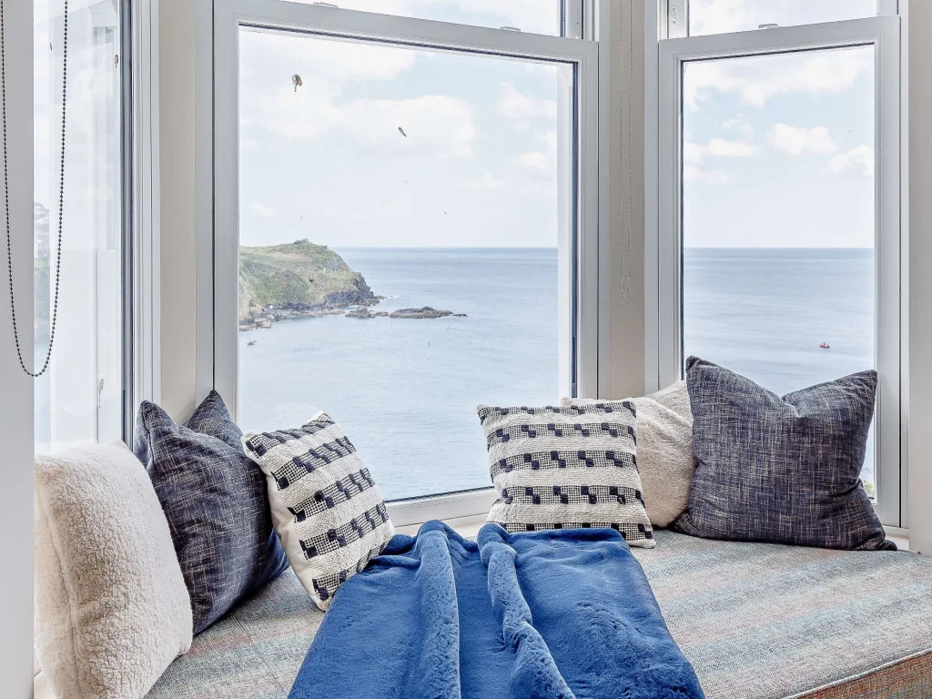 Large Fowey holiday cottage for eight with sea views close to the beach.